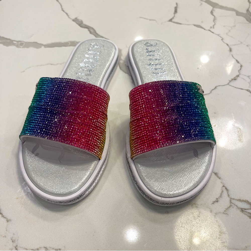 Juicy Couture Yummy Slides size 7. No tags but never worn. Smoke free home.